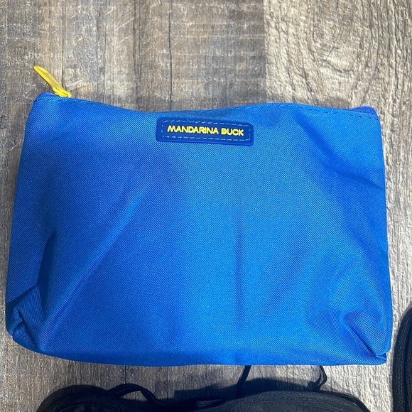 Travel set - Picture 6 of 6